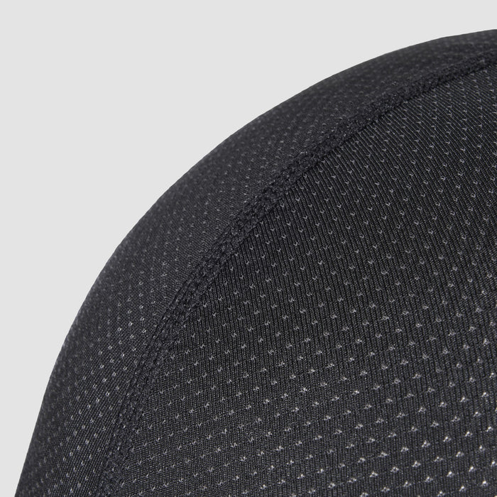 Detalle del tejido técnico con fibras de carbono de la balaclava Kedra-T Carbon Hole
