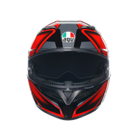 Casco premium AGV para motociclista urbano