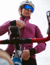 Vista frontal de chamarra Bicycle Line Peltra Ultra rosa para mujer