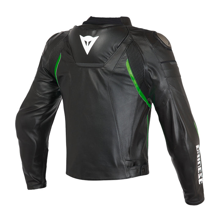 Detalle del cuero microperforado de la chamarra Dainese Super Fast Estivo
