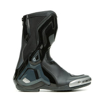 Vista lateral de botas Dainese Torque 3 Out negro con sistema D-Axial