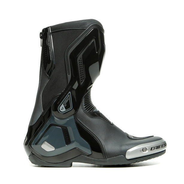 Vista lateral de botas Dainese Torque 3 Out negro con sistema D-Axial