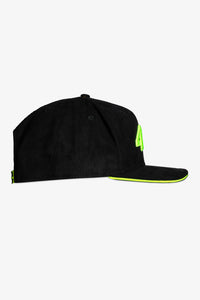 Vista lateral derecha de la Gorra VR46 New Era con bordado New Era