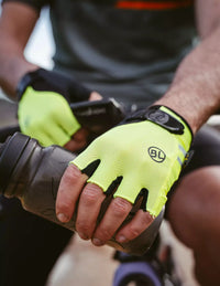 Vista lateral izquierda de guantes Bicycle Passista S3 Yellow