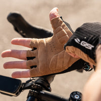 Vista lateral izquierda de guantes Gist Air Negro