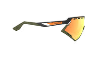 Lentes Rudy Project Defender con mica multiláser plateada vista lateral derecha