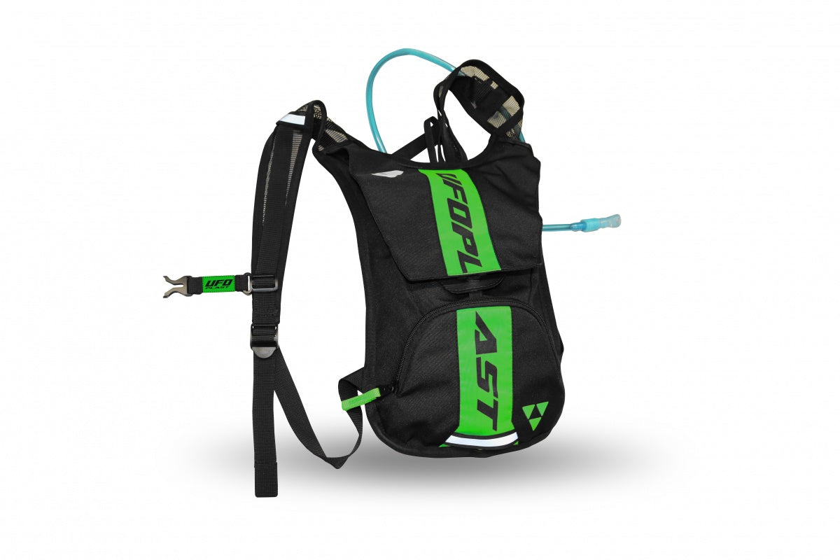 Mochila de hidratación UFO Plast MB02254 con bolsa de agua de 2 litros disponible en Ciao Italia México
