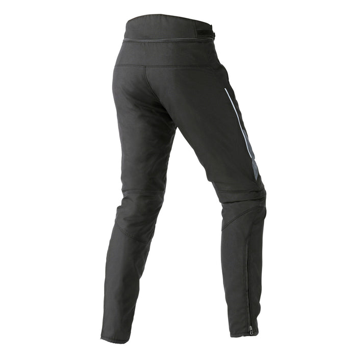 Vista lateral del pantalón para moto Dainese Tempest D-Dry negro con diseño touring