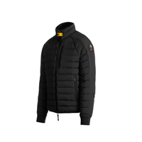 Detalle de construcción seamless en chamarra Parajumpers Moises negra