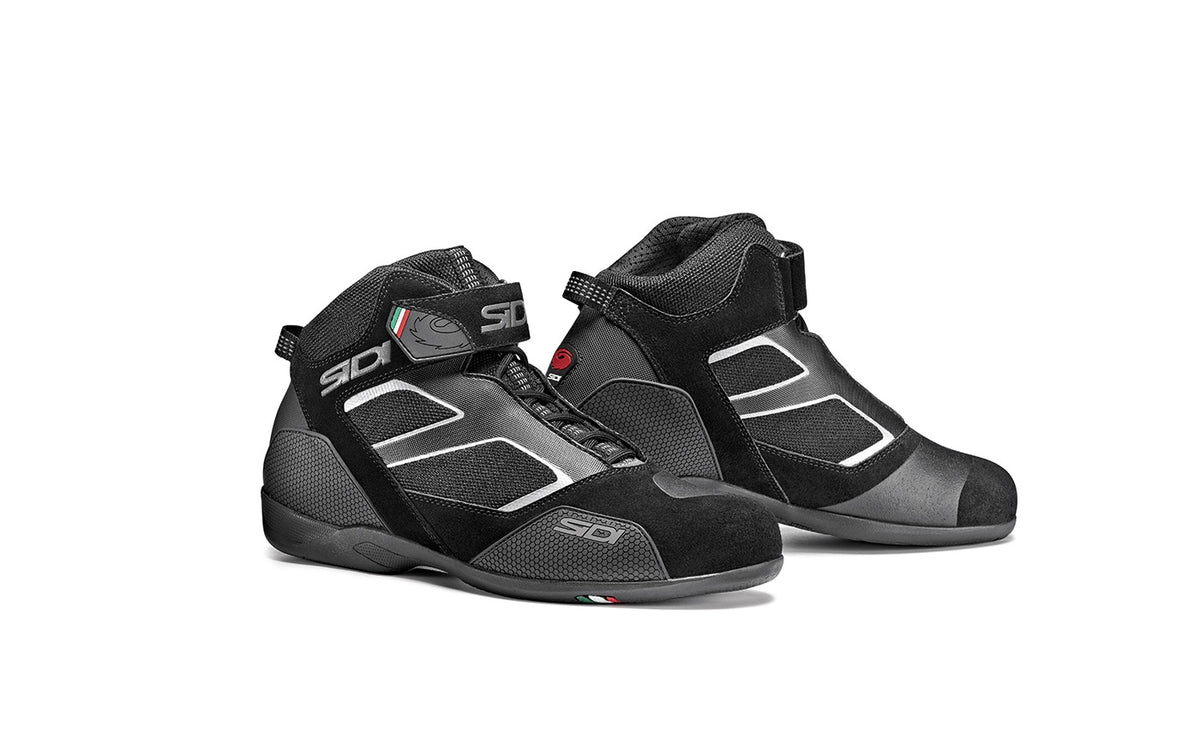 Tenis motociclista Sidi Meta negro con diseño urbano