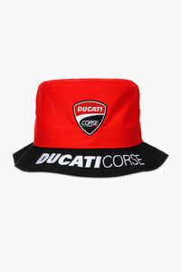 Vista frontal del sombrero pescador Ducati 63 Bagnaia con logo Ducati Corse