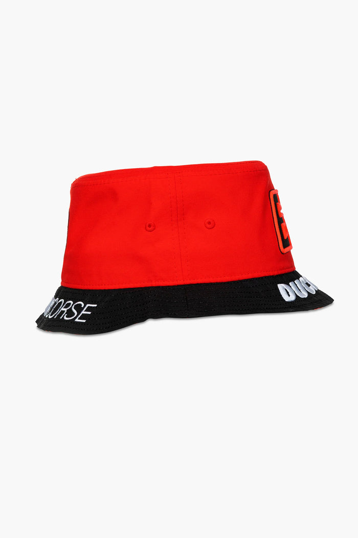 Vista lateral derecha del sombrero pescador Ducati Bagnaia 63