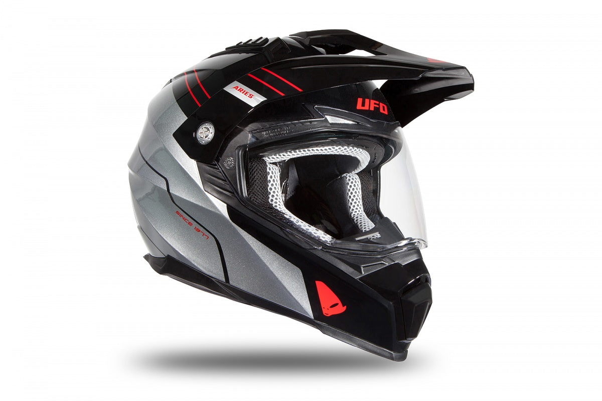 Casco UFO Plast Aries gris diseñado para motocross y enduro moderno