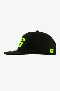 Vista lateral de la gorra VR46 Monster Energy 46 Trucker negra