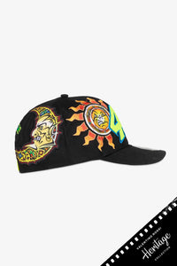 Vista lateral de la gorra VR46 Sole Luna Rossifumi Heritage negra
