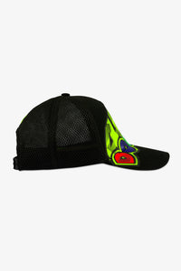 Detalle del número 46 y logotipo The Doctor en la gorra VR46 negra